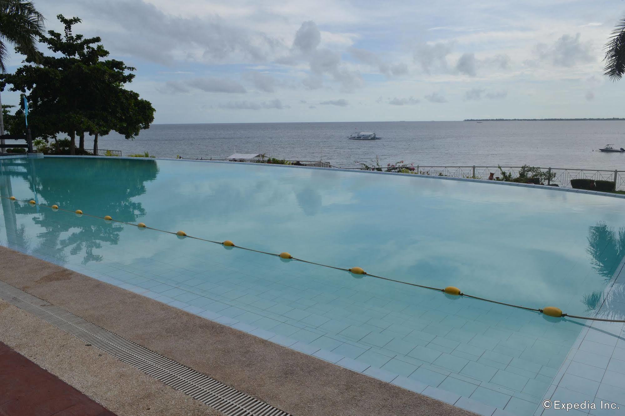 Vista Mar Beach Resort And Country Club Lapu-Lapu City Esterno foto