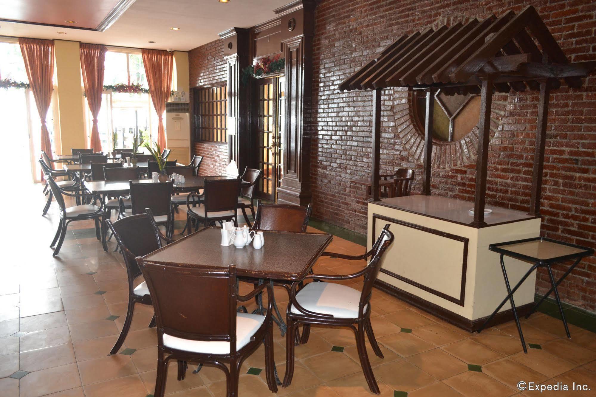 Vista Mar Beach Resort And Country Club Lapu-Lapu City Esterno foto